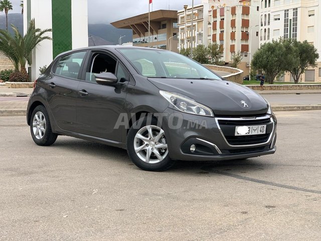 Peugeot 208 occasion Diesel Modèle 