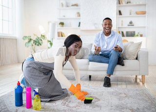 femme de ménage africaine et marocaine