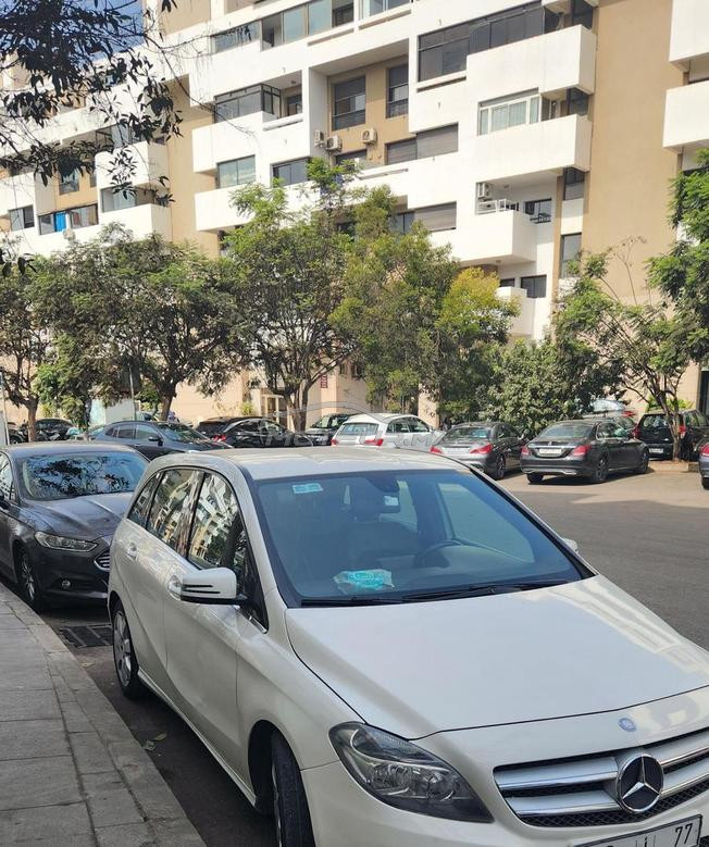 mercedes 180B 2012 excellent etat 220000 km
