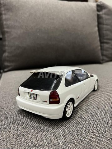 Honda Civic Type-R 1/18 
