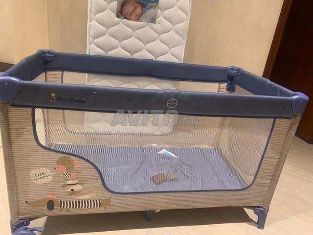 Lit parc bébé plus matelas et baignoire