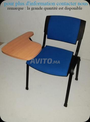 LES CHAISES AVEC TABLE 
