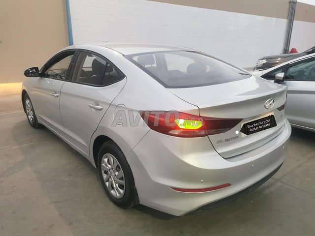 Hyundai Elantra occasion Diesel Modèle 