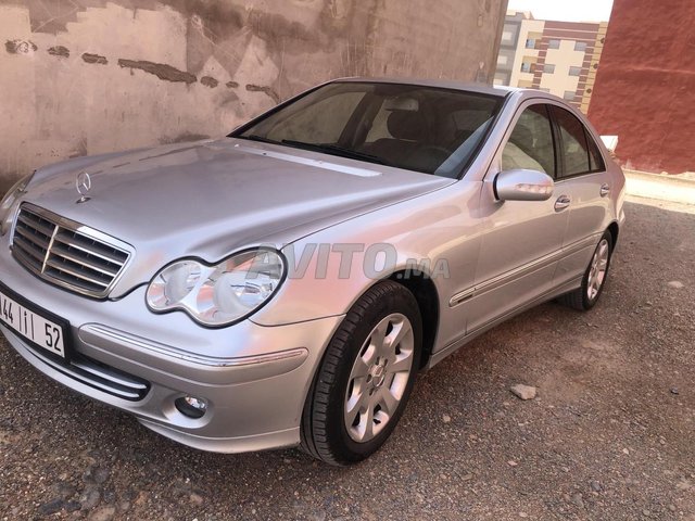 Mercedes-Benz 220 occasion Diesel Modèle 