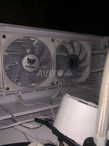 Radiateur aluminium 2 fans 120mm RGB.