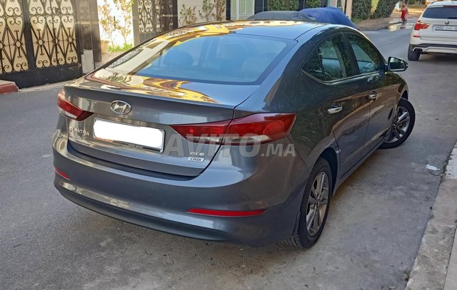 Hyundai Elantra occasion Diesel Modèle 