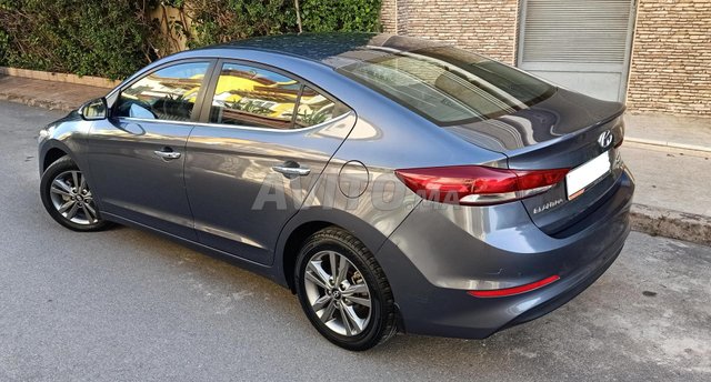 Hyundai Elantra occasion Diesel Modèle 