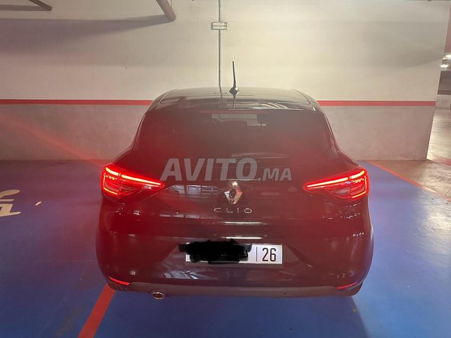 Clio 5 année 2023 