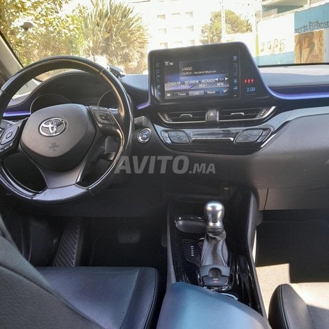 Toyota C-HR Essence Automatique 2018 à Casablanca