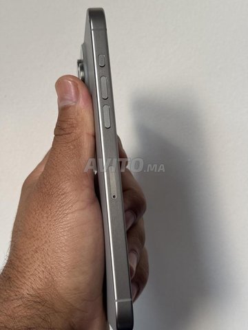 iPhone 15 pro Max naturel SIM card