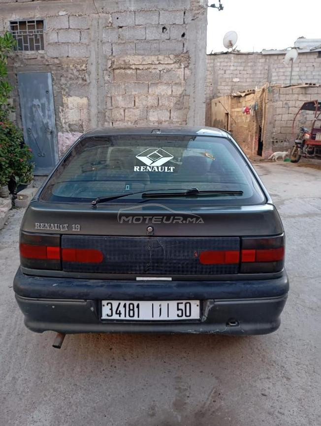 Renault 19