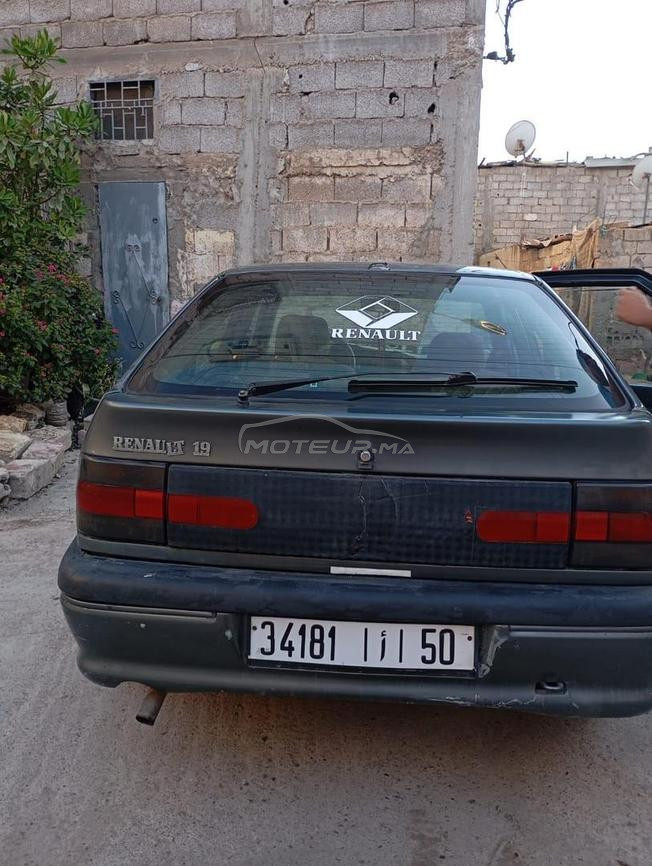 Renault 19