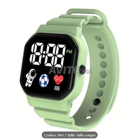 Montre Électronique Multifonctionnelle Carrée 