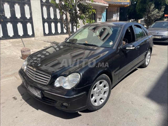 Mercedes-Benz 220 occasion Diesel Modèle 