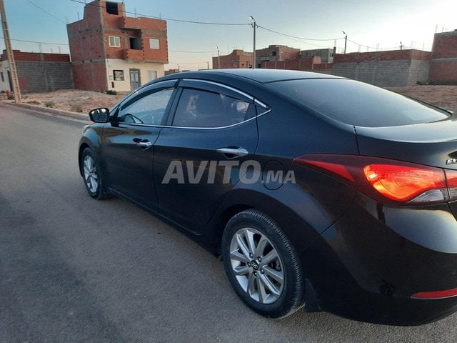 Hyundai Elantra occasion Diesel Modèle 