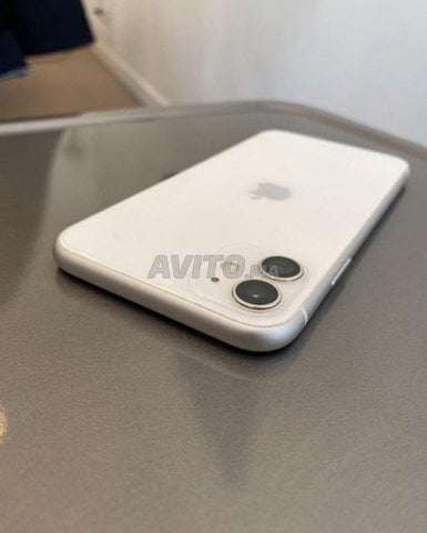 iPhone 11 64GO 