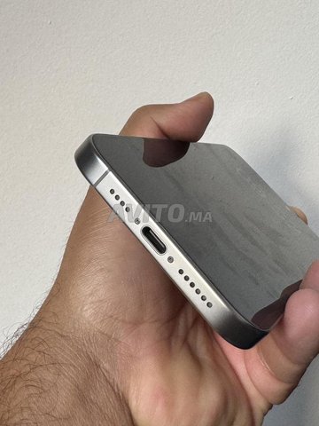 iPhone 15 pro Max naturel titanium Europe