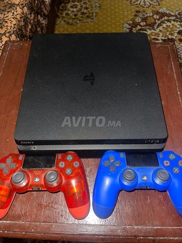 playstaion 4 slim 2 manettes