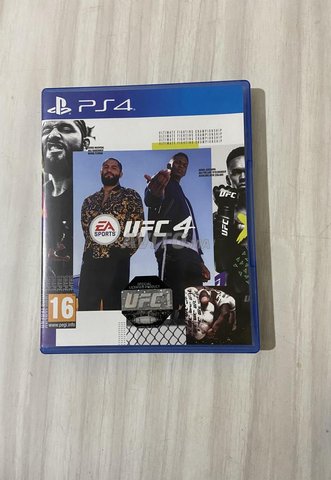 UFC 4 PS4 bon état 