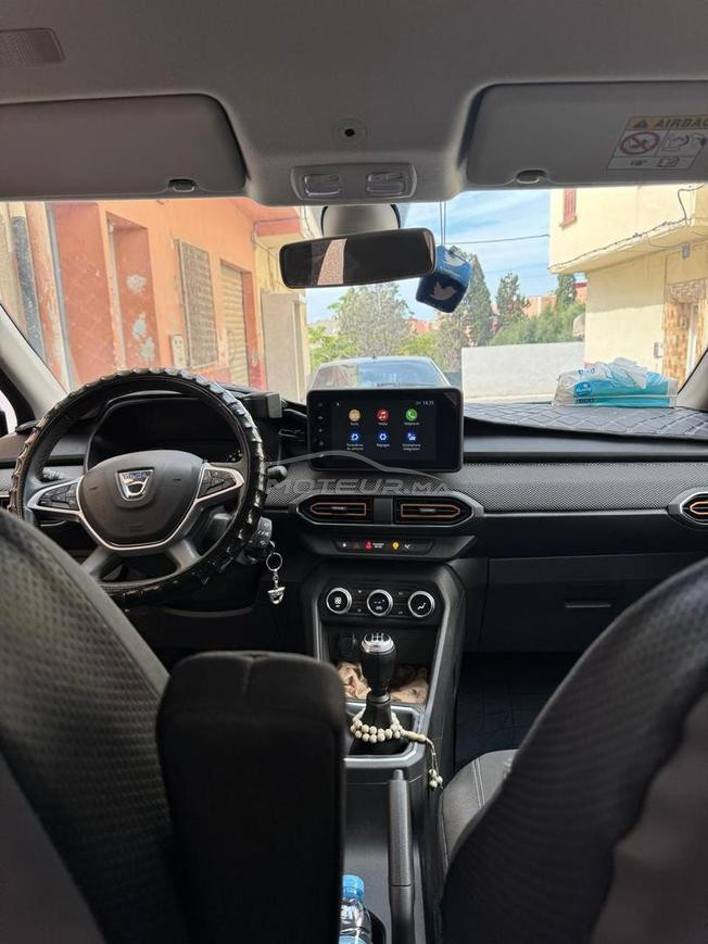 Dacia stepway 2022 full option 9000km