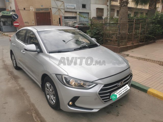 Hyundai Elantra occasion Diesel Modèle 