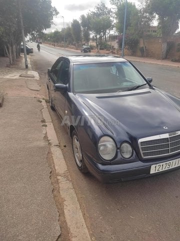 Mercedes-Benz 250 occasion Diesel Modèle 