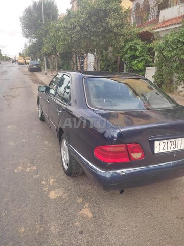 Mercedes-Benz 250 occasion Diesel Modèle 