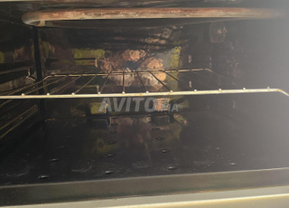 Je mets en vente un four de très bon état 