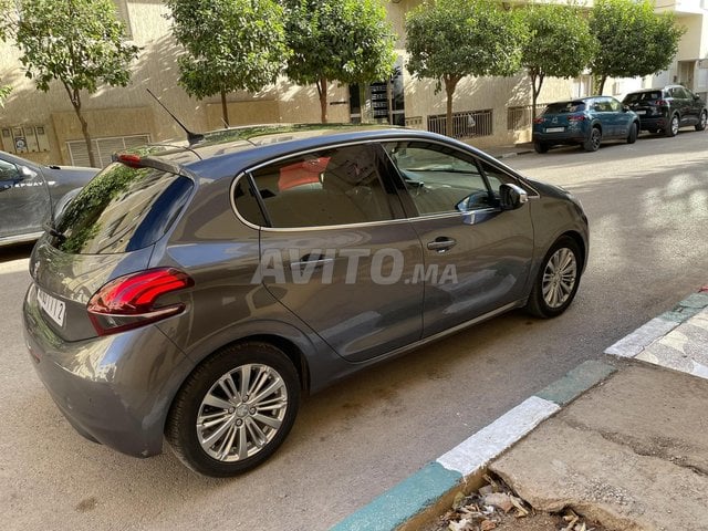 Peugeot 208 occasion Diesel Modèle 