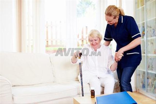 SOINS À DOMICILE / AIDE PERSONNE ÂGEE / GARDE MALADE