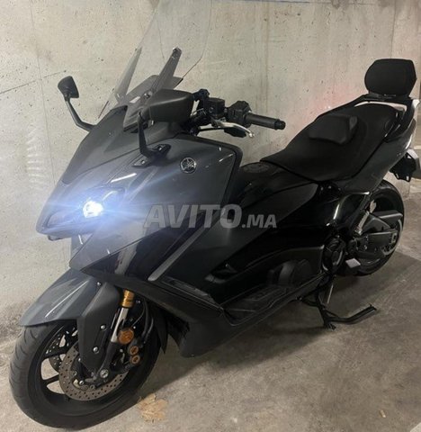 Yamaha T-max 560 techmax gris nardo 