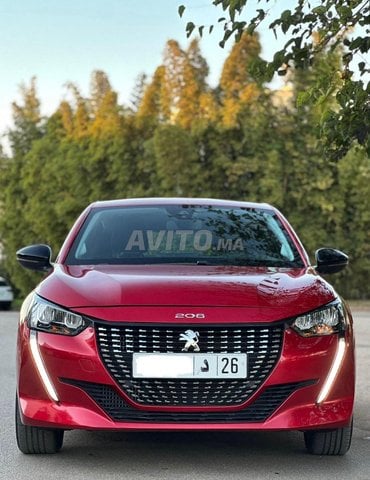  Peugeot 208