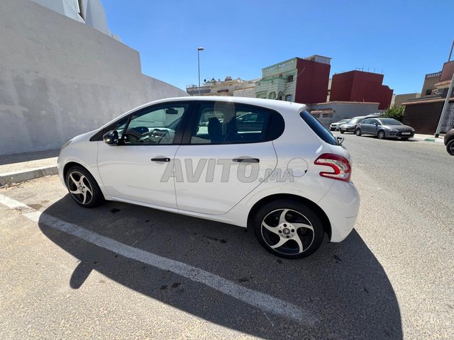 Peugeot 208 occasion Diesel Modèle 