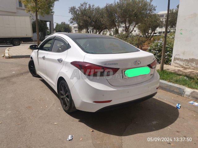 Hyundai Elantra occasion Diesel Modèle 