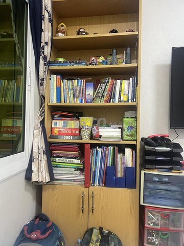 Bibliothèque en très bon état 