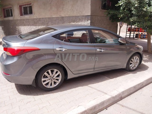 Hyundai Elantra occasion Diesel Modèle 