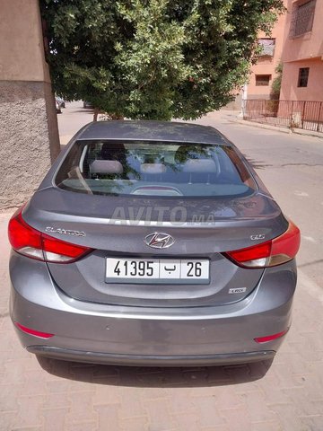 Hyundai Elantra occasion Diesel Modèle 