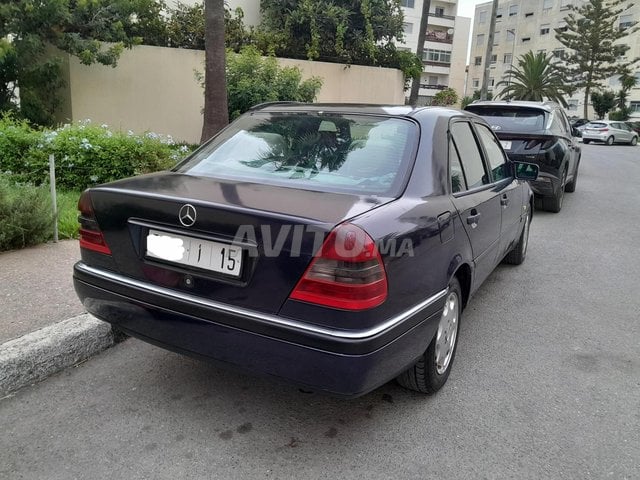 Mercedes-Benz 250 occasion Diesel Modèle 