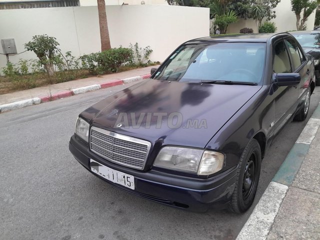 Mercedes-Benz 250 occasion Diesel Modèle 