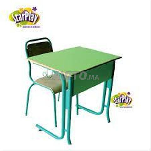 TABLE ECOLIER R AVEC CROCHET
