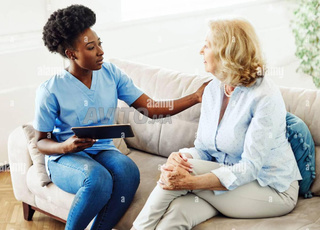 GARDE MALADE INFIRMIÈRES SUBSAHARIENNE 