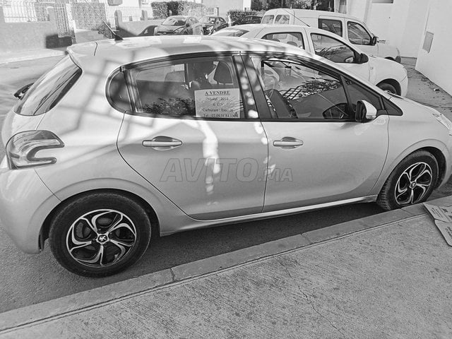 Peugeot 208 occasion Essence Modèle 