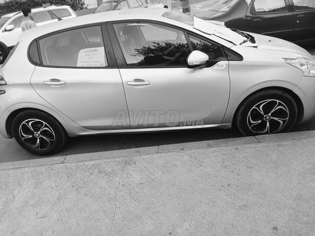 Peugeot 208 occasion Essence Modèle 