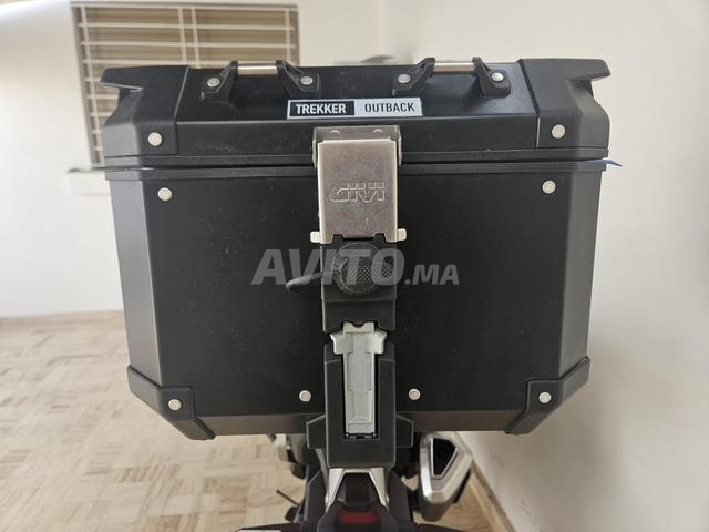 HONDA XADV 750 avec accessoires originaux