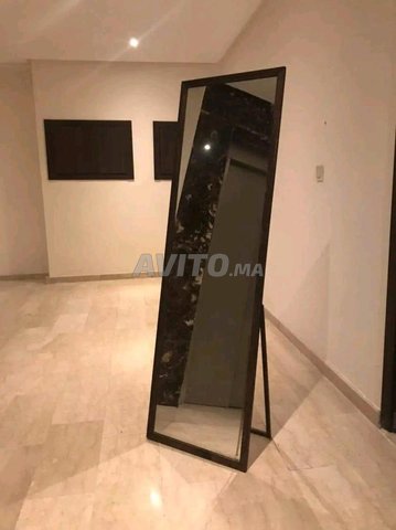 miroir décoratif sur pied en bois 