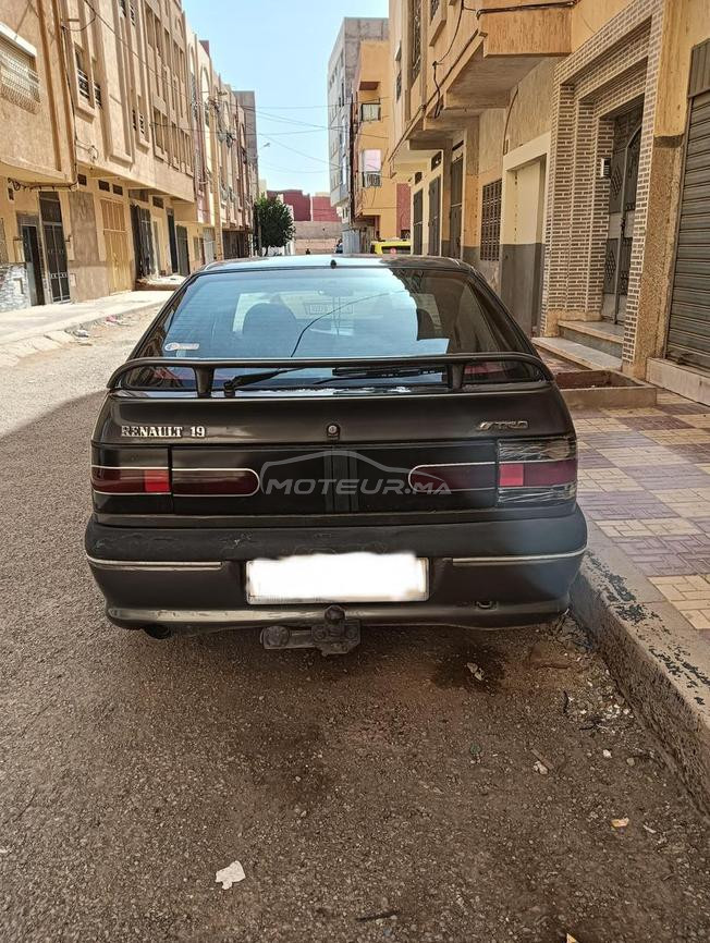 Renault 19