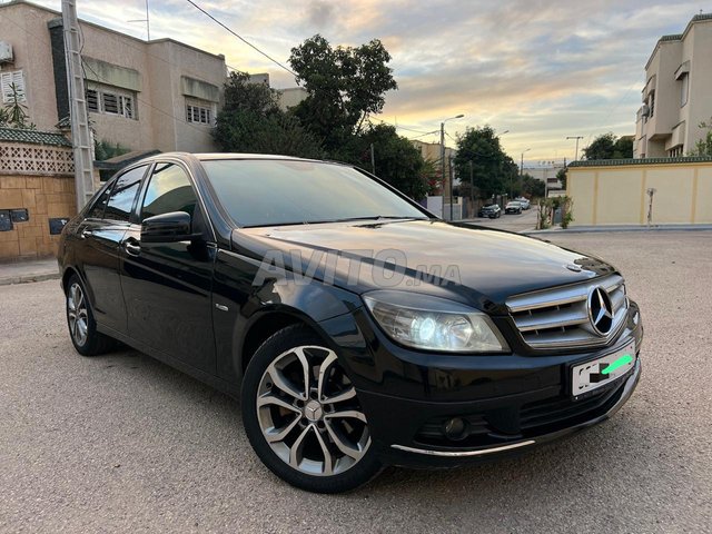 Mercedes-Benz 220 occasion Diesel Modèle 