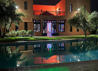 Une villa haut standing à louer à Marrakech 