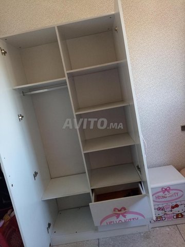 placard avec table de nuit 