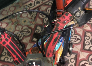 Peugeot 103 classique نحيلة 